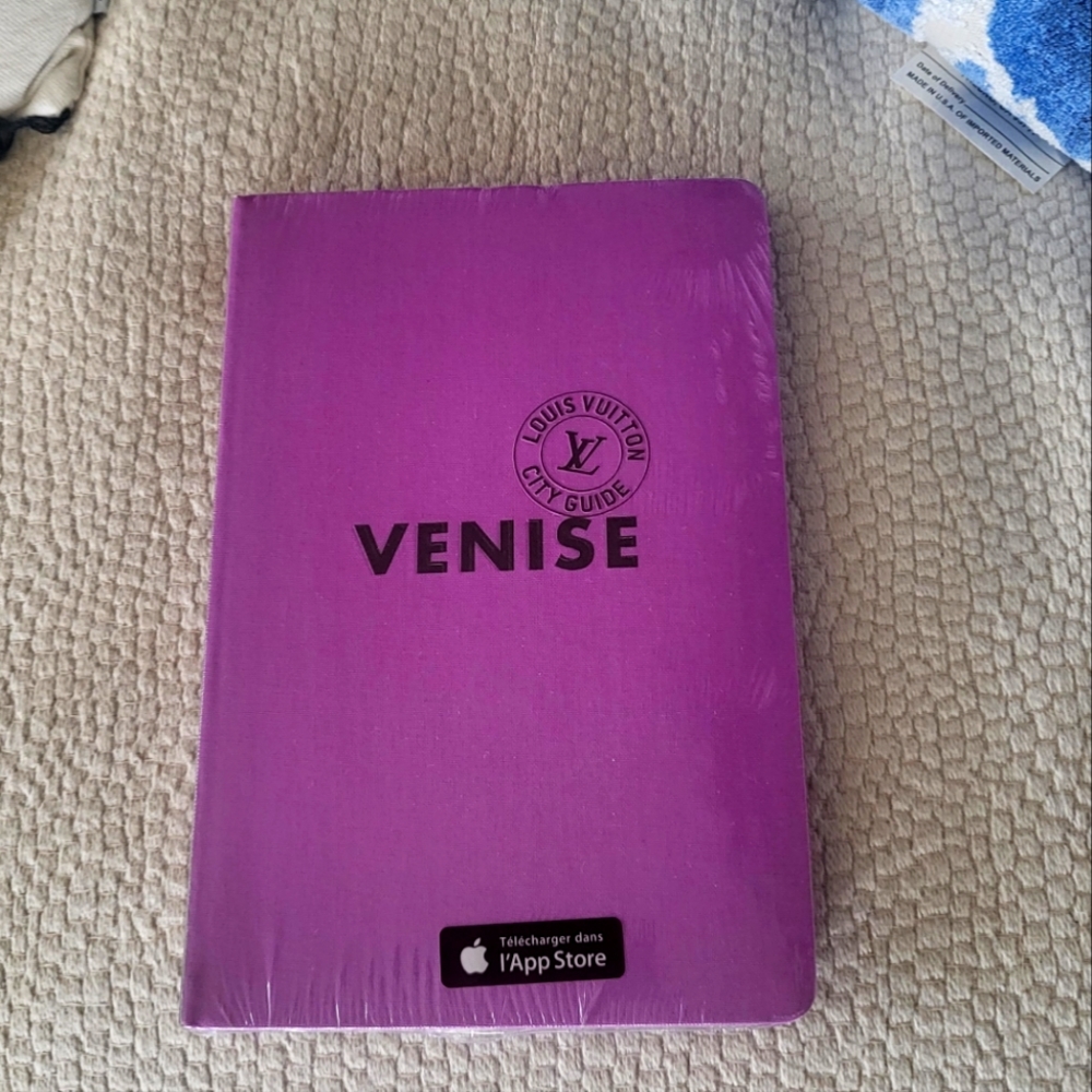 Louis Vuitton VENISE City Guide
